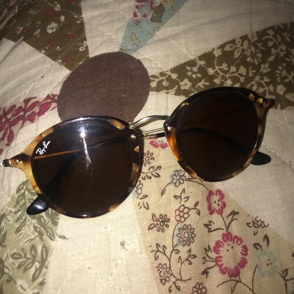 Ray-Ban Accessories - Ray-Ban Round Flec Women’s Sunglasses